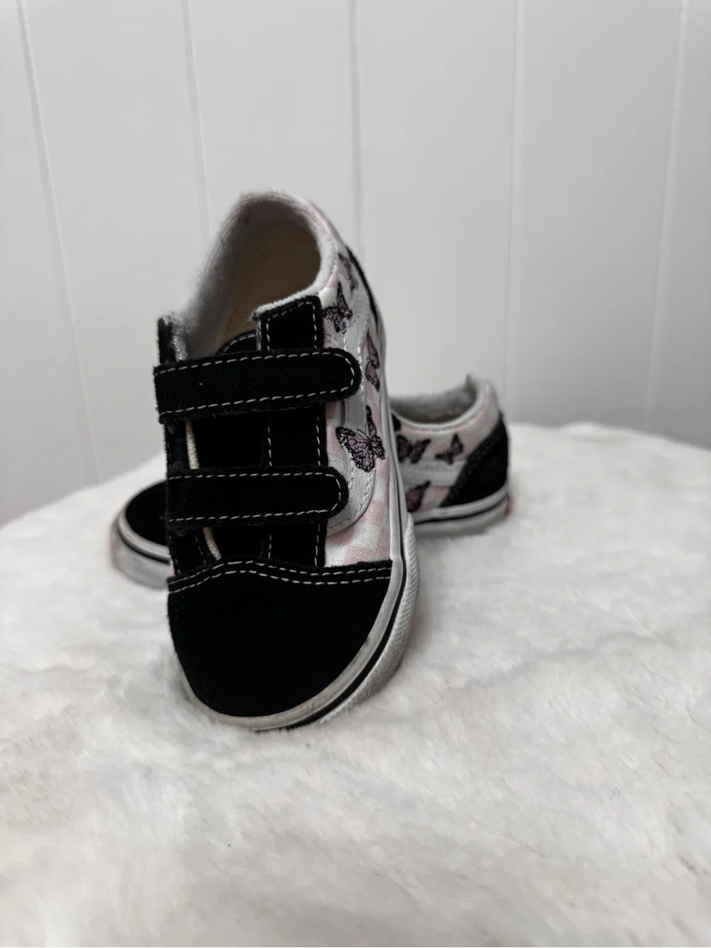 Vans Kids Butterfly Velcro Sneakers in Black and Pink
